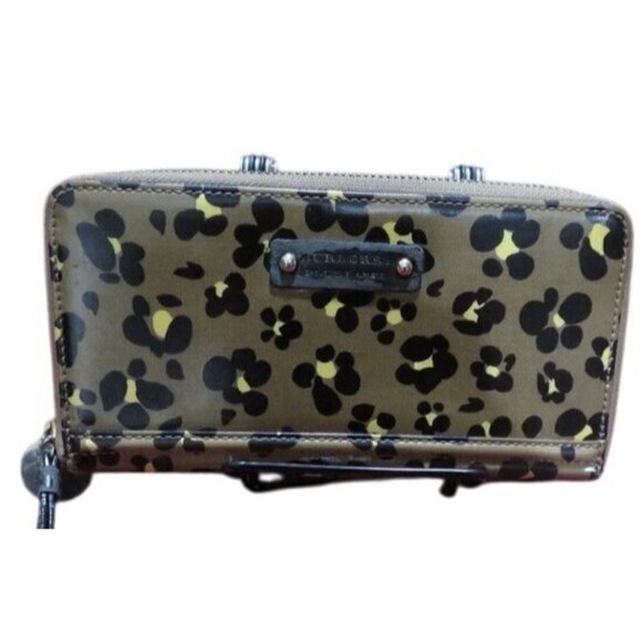 Burberry RARE Blue Label Pattern Patent Leather Zip Around Long Wallet Vintage - Picture 1 of 12